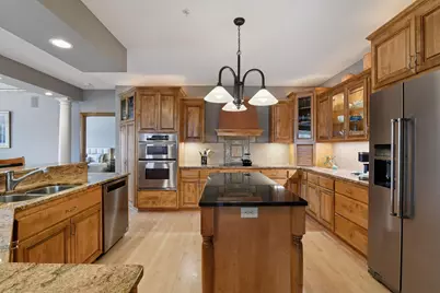 101 Willoughby Way E, Minnetonka, MN 55305 - Photo 17