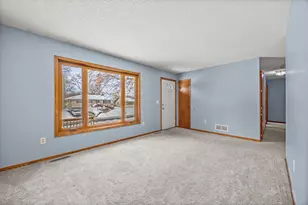 4235 Royce St NE, Columbia Heights, MN 55421 - Photo 5