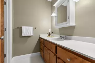 17244 Valley Rd, Eden Prairie, MN 55347 - Photo 45