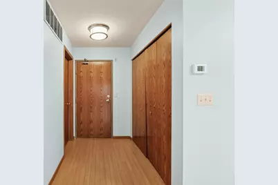 32 11th Avenue S #303, Hopkins, MN 55343 - Photo 5