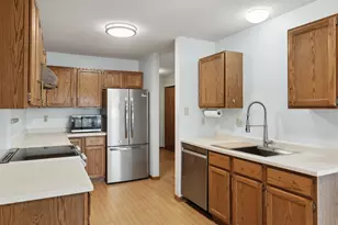 32 11th Ave S, Hopkins, MN 55343 - Photo 7