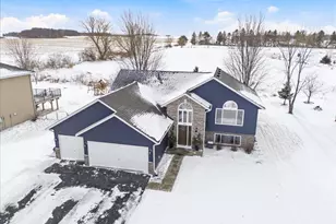 230 Pintail Dr, Hammond, WI 54015 - Photo 1