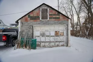 114 E 17th St, Hibbing, MN 55746 - Photo 31