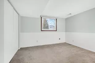 10460 Buckingham Dr, Eden Prairie, MN 55347 - Photo 11