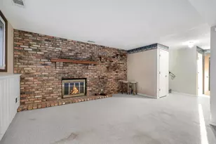 10460 Buckingham Dr, Eden Prairie, MN 55347 - Photo 9