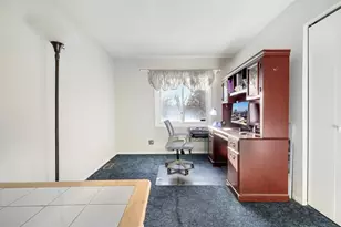 10460 Buckingham Dr, Eden Prairie, MN 55347 - Photo 3