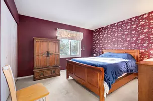 10460 Buckingham Dr, Eden Prairie, MN 55347 - Photo 5