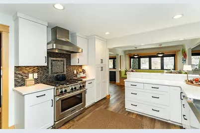 503 24th Street SW, Austin, MN 55912 - Photo 3