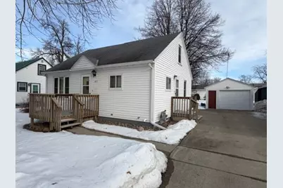 611 S Swift Avenue, Litchfield, MN 55355 - Photo 1
