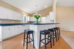 302 Ashley Ct, Alexandria, MN 56308 - Photo 3