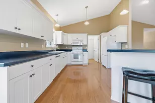 302 Ashley Ct, Alexandria, MN 56308 - Photo 5