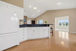 302 Ashley Ct, Alexandria, MN 56308 - Photo 5
