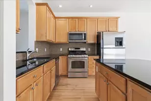 325 W River Pkwy, Minneapolis, MN 55401 - Photo 7