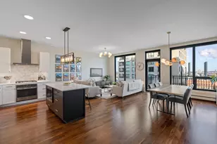 1240 S 2nd St, Minneapolis, MN 55415 - Photo 1