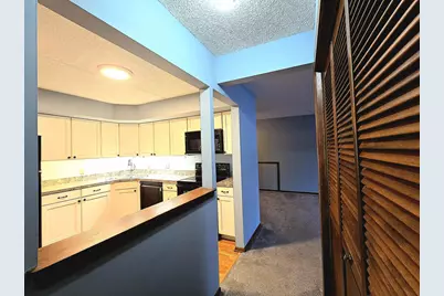 2455 Londin Lane E #117, Maplewood, MN 55119 - Photo 9