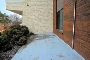 2455 Londin Ln E, Maplewood, MN 55119 - Photo 23