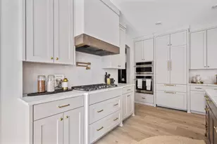 3916 Mcmenemy St, Vadnais Heights, MN 55127 - Photo 11