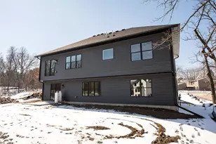 3916 Mcmenemy St, Vadnais Heights, MN 55127 - Photo 9