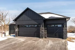 3916 Mcmenemy St, Vadnais Heights, MN 55127 - Photo 3