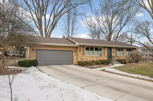 10042 Irwin Cir, Bloomington, MN 55437 - Photo 3
