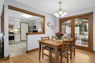 10042 Irwin Cir, Bloomington, MN 55437 - Photo 9