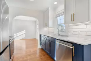 301 W Oakland Ave, Austin, MN 55912 - Photo 5