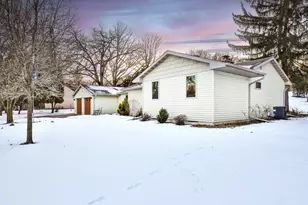 303 24th St NW, Austin, MN 55912 - Photo 5