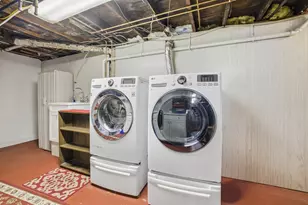 2418 4th Ave E, Hibbing, MN 55746 - Photo 37