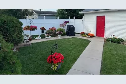 2418 4th Ave E, Hibbing, MN 55746 - Photo 49