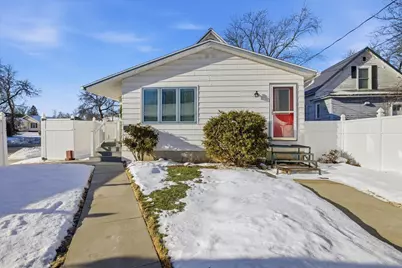 2418 4th Ave E, Hibbing, MN 55746 - Photo 3