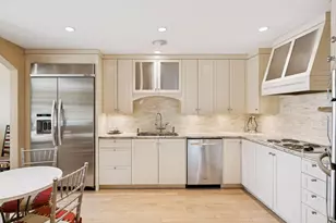 110 Bank St SE, Minneapolis, MN 55414 - Photo 19