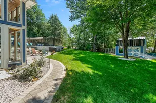 10727 Braewood Cir, Bloomington, MN 55437 - Photo 9