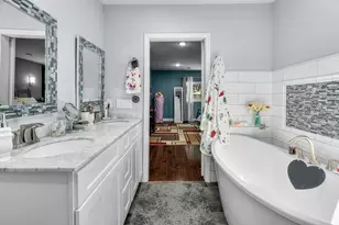 10727 Braewood Cir, Bloomington, MN 55437 - Photo 41