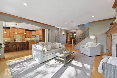 1646 Isabella Parkway, Chaska, MN 55318 - Photo 7