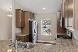 18017 Hidden Creek Trl, Lakeville, MN 55044 - Photo 9