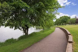 2600 Victory Memorial Dr, Minneapolis, MN 55412 - Photo 35