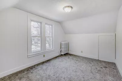 595 Hawthorne Avenue E, Saint Paul, MN 55130 - Photo 9