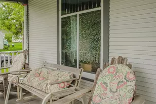 210 E 6th St, Morris, MN 56267 - Photo 5