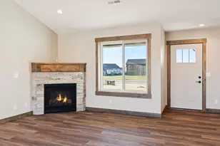 466 Coyote Way, New Richmond, WI 54017 - Photo 15