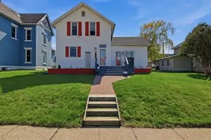 224 2nd St E, Wabasha, MN 55981 - Photo 1