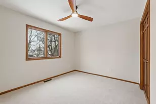 12011 Golden Acre Dr, Minnetonka, MN 55305 - Photo 33