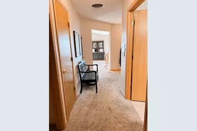 686 W River Drive, New London, MN 56273 - Photo 23