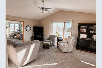 686 W River Drive, New London, MN 56273 - Photo 7