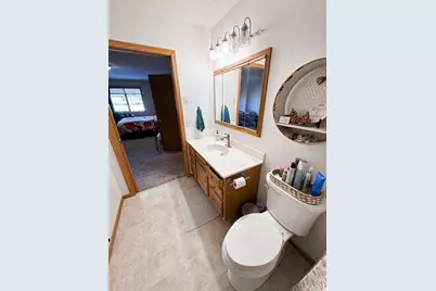 686 W River Drive, New London, MN 56273 - Photo 21