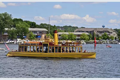 425 Ferndale Road N, Wayzata, MN 55391 - Photo 71