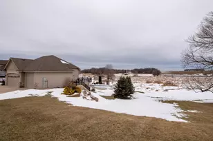 610 E Rolling Hills Dr, Le Center, MN 56057 - Photo 35