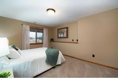 610 E Rolling Hills Drive, Le Center, MN 56057 - Photo 23