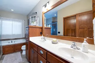 610 E Rolling Hills Dr, Le Center, MN 56057 - Photo 15