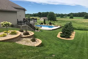 610 E Rolling Hills Dr, Le Center, MN 56057 - Photo 3