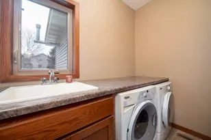 610 E Rolling Hills Dr, Le Center, MN 56057 - Photo 17